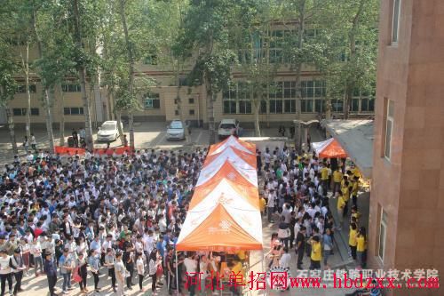 石家庄铁路职业技术学院2015年单独招生考试工作顺利举行 图2